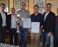 Bild: jr
Der TSV Konnersreuth zeichnete bei seiner Jahresversammlung verdiente Sportler aus. Sportler des Jahres wurde Markus Wenisch (Dritter von links), den TSV-Ehrenpreis erhielt Otto Gradl (Dritter von rechts). Dazu gratulierten (von links) stellvertretender TSV-Vorsitzender Christopher Rüth, BFV-Schatzmeister Jürgen Faltenbacher sowie (von rechts) Bürgermeister Max Bindl und TSV-Vorsitzender Maximilian Siller.