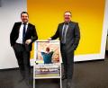 Bild: Thomas Dobler
Bastian Wild und Roland Hintermeier (von links) von der Commerzbank blicken auf ein erfolgreiches Geschäftsjahr zurück.