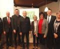 Bild: Hirsch
Der vlf wählte einen neuen Geschäftsführer und nahm eine Ehrung vor. Das Bild zeigt von links:Reinhold Witt, Arnold Kimmerl, Hans Prechtl, Georg Mayer, Annemarie Wagner, Sabine Schindler, Florian Märkl und Annemarie Frank.