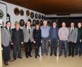Bild: fjo
Bürgermeisterin Margit Kirzinger ehrt mit Gauschützenmeister Stefan Brandmiller, dessen Vorgänger Michael Olbrich und zweitem Schützenmeister Ludwig Nossek die Mitglieder Michael Dietl, Anton Schwarzmeier und Heinz Kunz (von rechts) für ihre langjährige Vereinstreue.