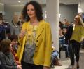 Bild: jr
Die neueste Frühjahrs- und Sommerkollektion gab es am Freitagnachmittag bei zwei Modenschauen im Modehaus Zeitler zu bewundern. Gefragt sind für die diesjährige Saison viel Farbe in allen Variationen. Sechs Profimodells zeigten den Zuschauerinnen, was heuer modemäßig alles möglich ist.