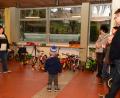 Bild: bey
Jede Menge Räder waren im Angebot, alles recht gut erhalten. Dazu gab es auch noch Inliner und für die Besucher einen Kaffee. Mit dem Erlös des Basar wird der Elternbeirat wieder Ausstattung für die Schule ankaufen.