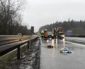 Bild: Fabian Schildbach/FF Hohenkemnath
Ein Lastwagen hat einen Mann auf der A6 erfasst.