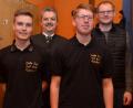 Bild: dob
Michael Striegl (links) und Paulus Kellner (Zweiter von rechts) sind als neue Vorsitzende ins Team der KLJB gewählt worden. Kaplan Ulrich Eigendorf (rechts) und Bürgermeister Andreas Wutzlhofer (Zweiter von links) gratulierten zu der Amtsübernahme.