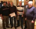 Bild: sl
Josef Varnhold (Zweiter von links) und Anton Kick (Zweiter von rechts) übergaben an die Besten, Josef Bäumler, Günther Fritsch, Michael Schwabl und Horst Grasser (von links) die Preise