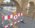 Bild: tk
Bei der Stadtbrille wurde vorsorglich der Uferweg an der Vils gesperrt.