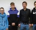 Bild: twg
Bürgermeister Peter König (links) und SV-Vorsitzender Roland Heinl (rechts) gratulierten Jugendsprecher Justin Zahn (von links), zweitem Jugendsprecher Moritz Wegmann, Jugendleiter Sebastian Sirtl und Jugendkassier Christoph Wegmann zur Wahl in ihre Ämter.