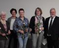 Bild: rgl
Auf dem Bild sind die drei neuen Mitglieder mit Karin Meiler und Pfarrer Arnold Pirner zu sehen.
Von links:
Waltraud Haimerl, Karin Meiler, Hannelore Quardokus, Maria Hägler, Pfarrer Arnold Pirner.