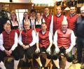 Bild: do
In der Generalversammlung ehrt die Stadtkapelle Eschenbach zahlreiche Aktive für ihr vorbildliches musikalisches Wirken. Es gratulieren Bürgermeister Peter Lehr (rechts) und Stadtverbandsvorsitzender Dieter Kies (links).