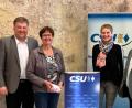 Bild: jp
Bei der Veranstaltungsreihe Ladys First der drei CSU-Ortsverbände in der Gemeinde Kastl hat sich Neumarkts Vize-Landrätin Heidi Rackl (Dritte von links) den Fragen gestellt.