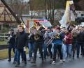 Bild: jr
Angeführt von der Stiftländer Jugend- und Blaskapelle bewegte sich ein Festzug durch Pfaffenreuth.Mit dabei: Das erste Feuerwehrfahrzeug in der Geschichte der Feuerwehr Pfaffenreuth.