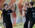 Bild: ham
Bastian Lobinger (links) will am Sonntag auch gegen die SpVgg SV Weiden mit seinen Teamkollegen jubeln. 	Bild: mhs