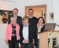 Bild: tu
Waltraud Welscher, Grete Reger und Christa Walbrunn (vorne, von links) vom Museumsarbeitskreis danken Geopark-Geschäftsführer Andreas Peterek und Referent Johann Rohrmüller (hinten, von links) aus Marktredwitz.