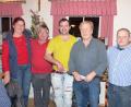 Bild: hme
Die besten Schafkopfer beim TSV-Wettbewerb: Von lInks: Gabi Brenner, Franz Bauer, Tobias Mathes und Ralf Musall. TSV-Vorsitzender Helmut Hummer gratuliert.