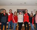 Bild: bey
TSV-Vorsitzender Josef Windirsch (links) und Ehrenvorsitzender Sepp Hartung (rechts) gratulieren Abteilungsleiter Bernhard Vater, Stellvertreterin Jessica Vater, Schriftführerin Doris Hartwig, Mannschaftsverantworltichem Winfried Hartwig und Schiedsrichterwartin Anna Gall (von links) zur Wahl.