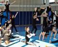 Bild: R. Kreuzer
Die Akrobatikgruppe in der Turnhalle.