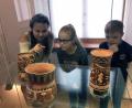 Bild: exb
"Kinder führen Kinder" - das kommt an. Mit den Kinderführungen waren Museumsleiterin Stefanie Dietz und Kunstpädagogin Irene Fritz Vorreiter in der Region.