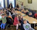 Bild: wlr
Der Besuch der Kindergartenkinder ist ganz schön anstrengend, aber auch sehr interessant. Sowohl die Kinder als auch der Bürgermeister und das Kindergartenpersonal haben miteinander eine schöne Zeit im Rathaus.