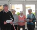 Bild: is
Die Zuwendung Gottes befähige den Menschen, andere zu lieben – unter diesem Motto stand die Agapefeier im Altenheim St. Josef, unter anderem mit Juliane Götz (von links), Stadtpfarrer Edmund Prechtl, Marianne Gottschalk, Herta Kellner sowie Irene Kormann.