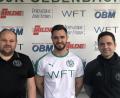 Bild: exb
Teammanager Josef Nitzbon (links) und Trainer Faruk Maloku (rechts) freuen sich auf Neuzugang Benjamin Epifani.