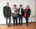 Bild: amö
Zum Dienstjubiläum von Margareta Ruml (Zweite von links) gratulieren (von rechts) Rektorin Christine Schneider, Bürgermeisterin Sonja Meier und Bürgermeister Walter Schauer.