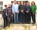 Bild: bgl
Der neugewählten Vorstandschaft um Vorsitzenden Markurs Kirschenbauer (Dritter von rechts) gratulieren Zweite Bürgermeisterin Rita Salomon (rechts) und Kreisbrandmeister Christian Weinfurtner (links).
