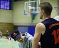 Bild: Tobias Schwarzmeier
Co-Trainer Marco Campitelli (Mitte) mit den beiden Big-Men der DJK Neustadt, Jonas Meißner (rechts) und Ondrey Stych, auf die es im Saisonfinale bei den Dresden Titans 2 besonders ankommen wird.