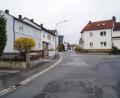 Bild: du
Wegen der schlechten Oberfläche und des maroden Zustands der Kanal- und Wasserleitungen soll die Planung bereits heuer und der Vollausbau der Blütenstraße schon im nächsten Jahr in Angriff genommen werden.