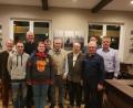 Bild: jub
Bürgermeister Thomas Meiler (rechts) gratuliert dem wiedergewählten Vorstand des OWV.