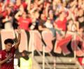 Bild: Karmann/dpa
Der Rotsünder hat sich mit diesem Treffer bei den Clubfans endgültig rehabilitiert: Matheus Pereira bejubelt das 2:0. Gegen Augsburg durfte der gebürtige Brasilianer nach der Tätlichkeit gegen Düsseldorf und den drei Spielen Sperre wieder das Nürnberger Trikot überstreifen.