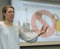 Bild: Petra Hartl
Bei ihrem Vortrag „Schriftdolmetschen – der Schlüssel zu einer barrierefreien Kommunikation“ in der Amberger Volkshochschule: Schriftdolmetscherin Bianka Kraus.
