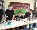 Bild: lg
Beim Schnuppertag des Ortenburg-Gymnasiums stellten die Schüler des Seminars Robotik den Besuchern ihre "Roboterkonstruktionen" vor.