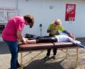 Bild: fop
Auch dafür wird Schmidmühlen als Station beim Junut geliebt: Hier bekommen die Extremsportler eine Rundum-Betreuung, natürlich auch mit Massage. Schließlich haben die Teilnehmer schon 135 Lauf-Kilometer in den Knochen, wenn sie beim SV Schmidmühlen ankommen.