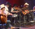 Bild: Kunz
Truck Stop beginnen den zweiten Teil mit einem Akustik-Set.