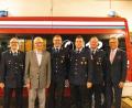 Bild: exb
Insgesamt sechs Vereinsmitglieder wurden für ihre langjährige Treue zur Feuerwehr geehrt. Auch Bürgermeister Franz Stahl (rechts) gratulierte.