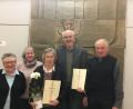 Bild: prh
Für 40 Jahre Mitgliedschaft beim KAB-Ortsverband Neustadt erhalten Marianne und Heinz Krumpholz (Dritte und Vierter von links) in der Jahreshauptversammlung Urkunden.