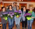Bild: ds
Die Gewinner bei der Blumenschmuck-Preisverteilung zusammen mit Bürgermeister Roman Berr: Ingrid Pürner, Monika Grötsch, Ute Höhlein, Vorsitzende Elfriede Wirbel und Teresa Wißmüller (von links).