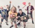 Bild: Holger Fichtner &amp; Patrick Schneiderwind
Die Troglauer Buam: Am Freitag, 17. Mai, ist die Oberpfälzer Band mit ihrer „Heavy Volxmusic“ zu Gast in Hahnbach.