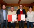 Bild: bey
SPD-Kreisvorsitzender Markus Ludwig (links) und zweite Vorsitzende Elke Beßenreuther (rechs) ehren die langjährigen Mitglieder Willi Simmerl (Zweiter von links) und SPD-Ortsvereinsvorsitzenden Berthold Kellner (Zweiter von rechts).