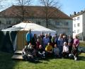 Bild: kgg
Bei einer Gemeinschaftsaktion ist im Garten des evangelischen Gemeindezentrums eine mongolische Jurte aufgestellt worden. Am Ende waren die Helfer stolz auf das Ergebnis.