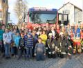 Bild: njn
Über eine gelungene Übung konnten sich die Mitglieder des Jugendrotkreuzes, der Jugendfeuerwehr sowie der Feuerwehr freuen. Mit auf dem Bild Kommandant Bernhard Schmidt (zweiter von rechts) und Jugendwart Roland Kaiser (dritter von rechts) sowie die Organisatorin und Gruppenleiterin Monika Stahl (zweite von links).