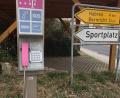 Bild: aks
Auch bald Vergangenheit: Weil sie fünf Jahre ungenutzt blieb, wird die Telefonsäule an der Hirschbachstraße abgebaut.