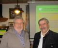 Bild: bsc
Für die anstehende Wahl zum Bezirksvorsitzenden des Verbandes Wohneigentum wünschte Kreisvorsitzender Otmar Zeitler (links) dem stellvertretenden Bezirksvorsitzenden Reinhard Ott (rechts) viel Erfolg.