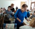 Bild: ksi
Die Frauen der Kolpingsfamilie hatten Suppen gekocht und für das Fastenessen zur Verfügung gestellt.