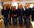 Bild: exb
Pfarrer Thomas Thiermann mit der neuen Führungsmannschaft (von links): Luzia Richtmann, Miriam Ziegler, Klara Buckenlei, Marina Schedl, Nadine Scheck, Elke Beer, Sandra Zölch, die neue Vorsitzende Lucia Ziegler, Pfarrer Thierman und Monika Jäger.