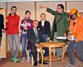 Bild: R. Kreuzer
Proben und üben, auswendig lernen und die Einsätze abstimmen, das ist für die Laiendarsteller der Theatergruppe Letzau im Vorfeld wichtig, damit zur Premiere alles sitzt.