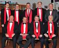 Bild: R. Kreuzer
Rote Socken und roter Schaler sind ihr Erkennungszeichen: (sitzend, von links) Robert Kastl, Rudolf Prichta, Richard Kummer, Richard Einsporn und (stehend, von links) Tobias Ach, Reinhard Sassmann,
Stephan Schorr, Karlheinz Ach und Thomas Piesche.