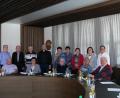 Bild: kgg
Die Seniorenbeauftragten zusammen mit (hintere Reihe, von links) Ludwig Spreitzer, Karlheinz Hoyer, Siegfried Achatz und Wolfgang Fenzl (Leiter Seniorenfachstelle beim Landratsamt) sowie von rechts Hildegard Spreitzer und Nicole Fürst.