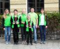 Bild: soj
Bild: Die erfolgreichen Turnerinnen (ab zweite von links) Katrin Schraml, Melissa Braunreuther und Valentina Höhne mit ihren Trainern (von links) Larissa Wegmann, Patrick Serfling und Daniela Vetter.