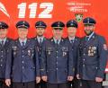 Bild: tu
Die Festleitung übernehmen (von links) Ehrenvorsitzender Berthold Herrmann, Vorsitzender Hans-Peter Wallner, dritter Vorsitzender Matthias Gallitzendörfer, Ehren-Kreisbrandinspektor Johann Rewitzer, Generalmanager Stefan Kabitschke und zweiter Vorsitzender Markus Maurer.